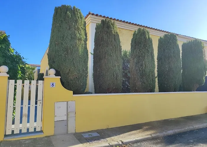 8, La Palmeraie, Village Naturiste, Cap D'agde Holiday home