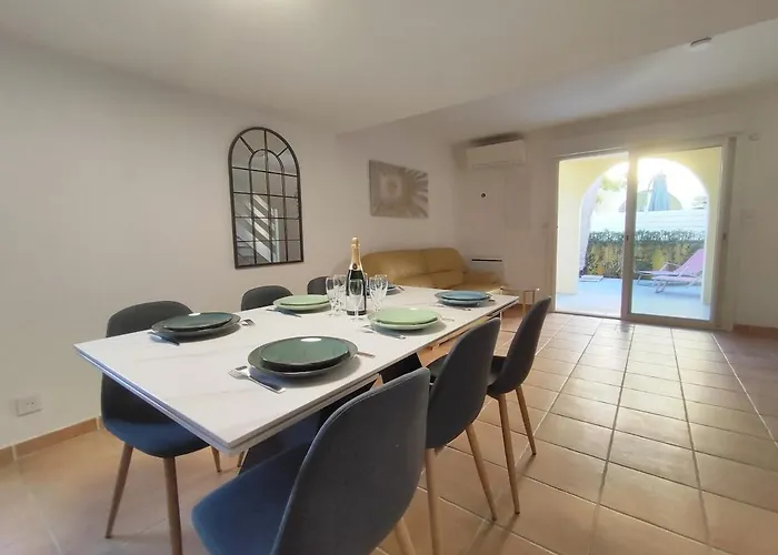 8, La Palmeraie, Village Naturiste, Cap D'agde